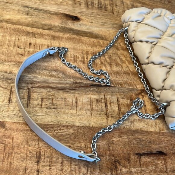 H&M NWOT Vegan Leather Quilted Cream Chain Bag - Picture 3 of 9